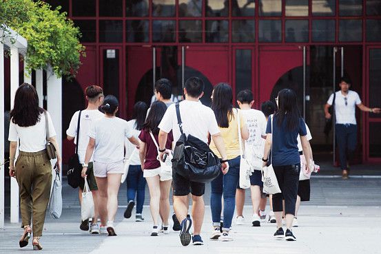 毕业10年就能拿到百万年薪：00后大学生，为什么这么自信？ 第1张