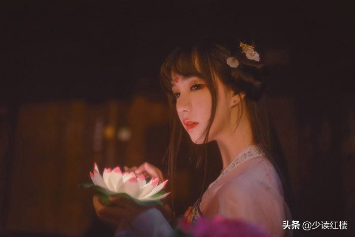 隐晦的表达爱意的诗句（表达爱情古风经典句子） 第1张