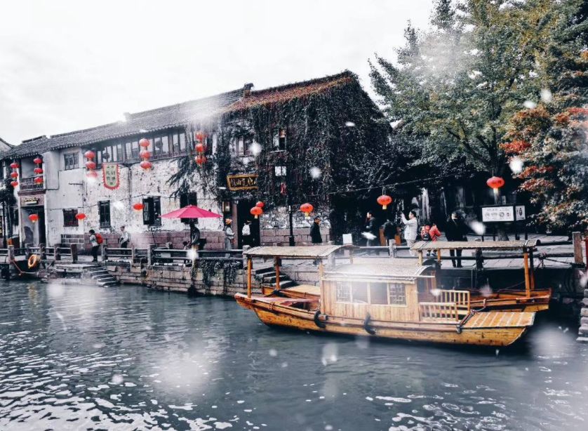 关于雪的现代诗歌（描写大雪的现代诗歌） 第1张