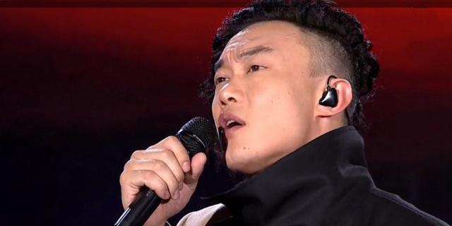 你知道明星开演唱会戴的耳机到底是怎样的么，舞台监听耳机实测 第1张