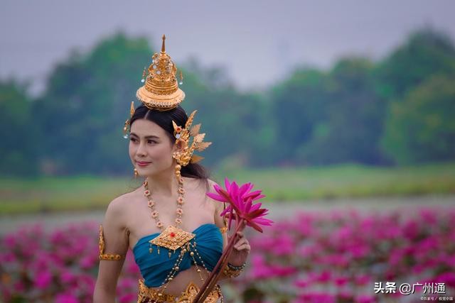 中国女装品牌有哪些（中国出名的女装品牌都有哪些） 第1张