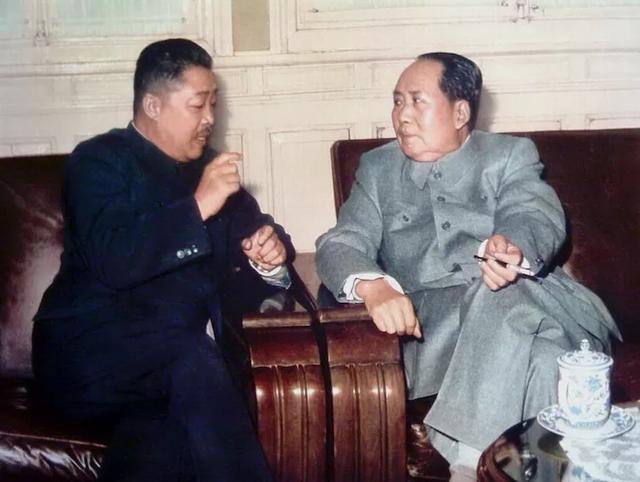 中央八届常委 第25张