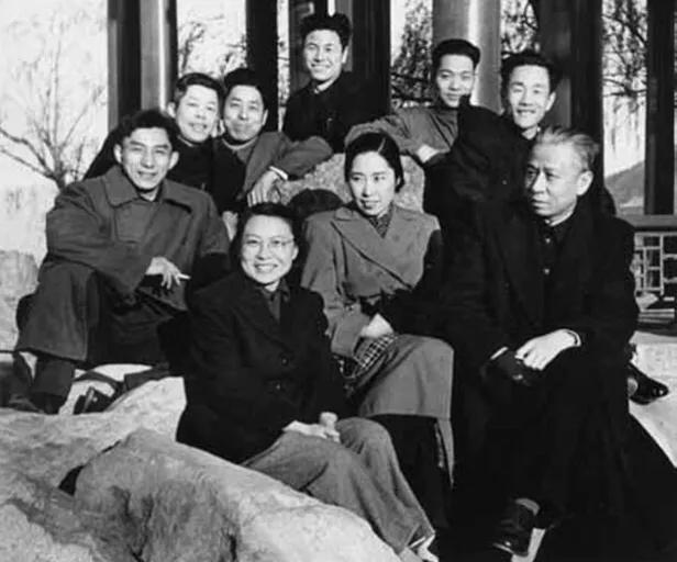 中央八届常委 第33张