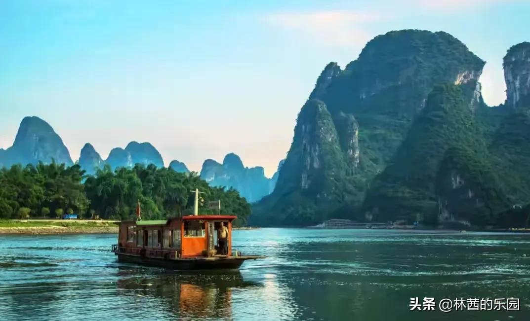 形容山水的诗句唯美（形容青山绿水美景诗句） 第1张