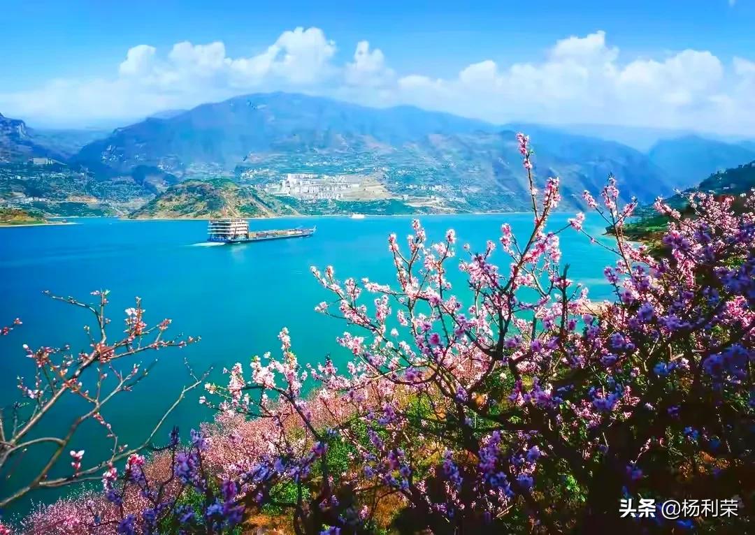 关于三峡的古诗有哪些（描写三峡的古诗词大全） 第1张
