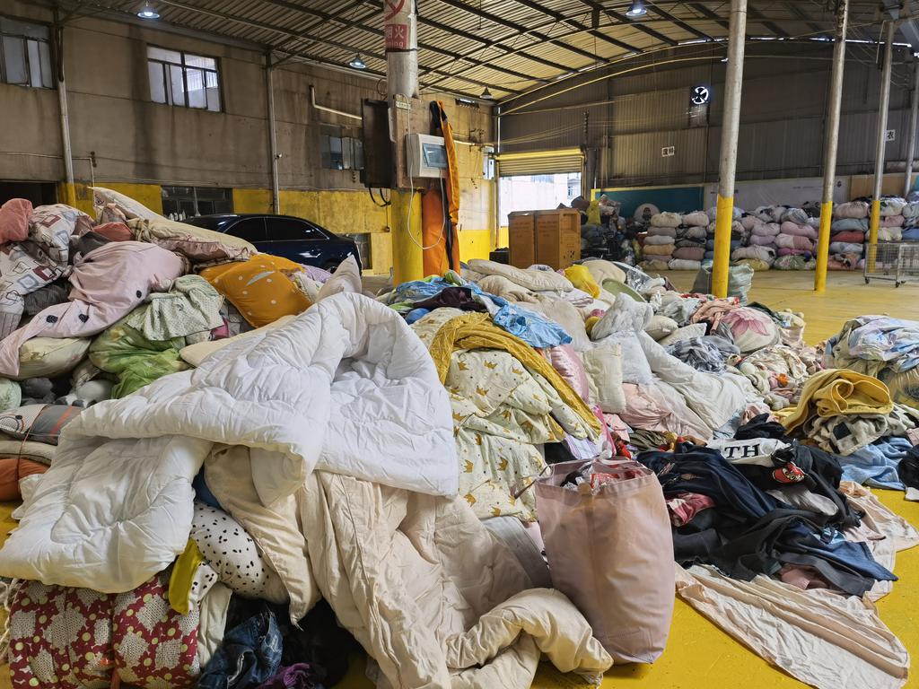 旧衣服回收怎么找销路（旧衣服回收找销路的方法有哪些） 第1张