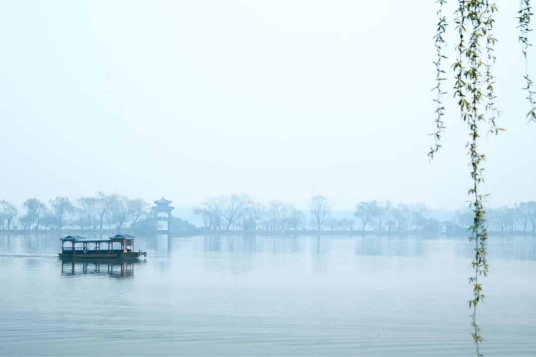 有关雨的诗句唯美（形容微雨的唯美诗词） 第13张