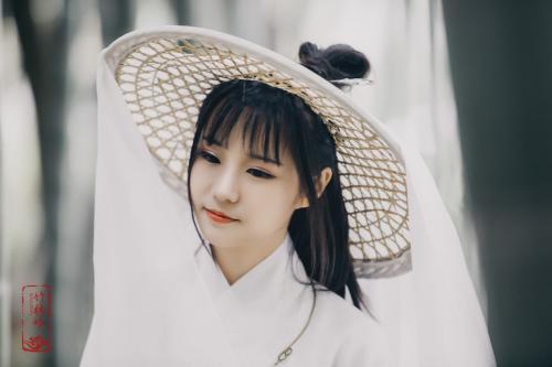 回眸一笑百媚生，诗词里哪一个回眸最打动你？ 第3张