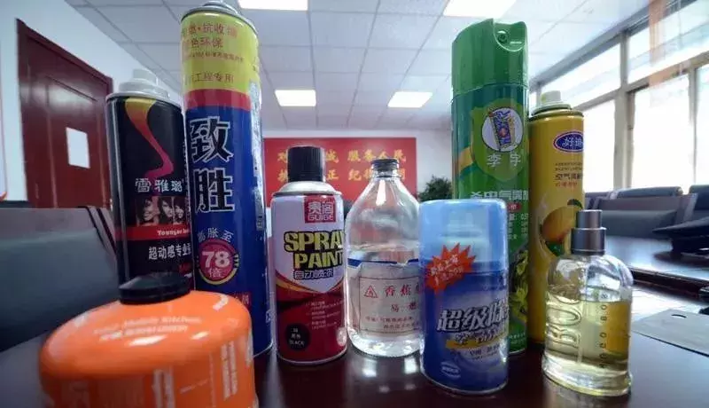 除了违规充电宝，还有哪些东西坐飞机真的不能带? 第7张