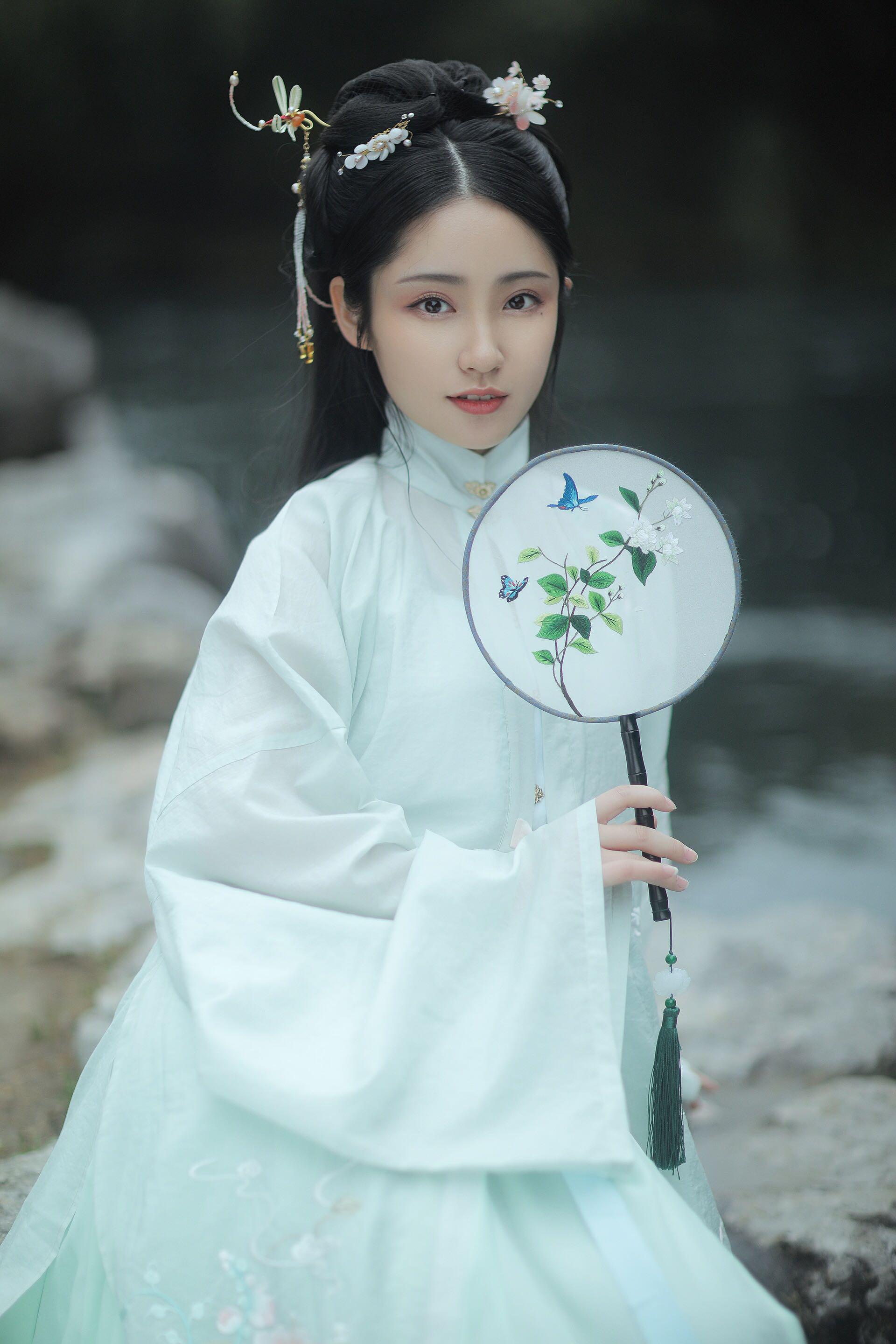 赞美雪的句子简短（关于下雪的诗词欣赏） 第9张