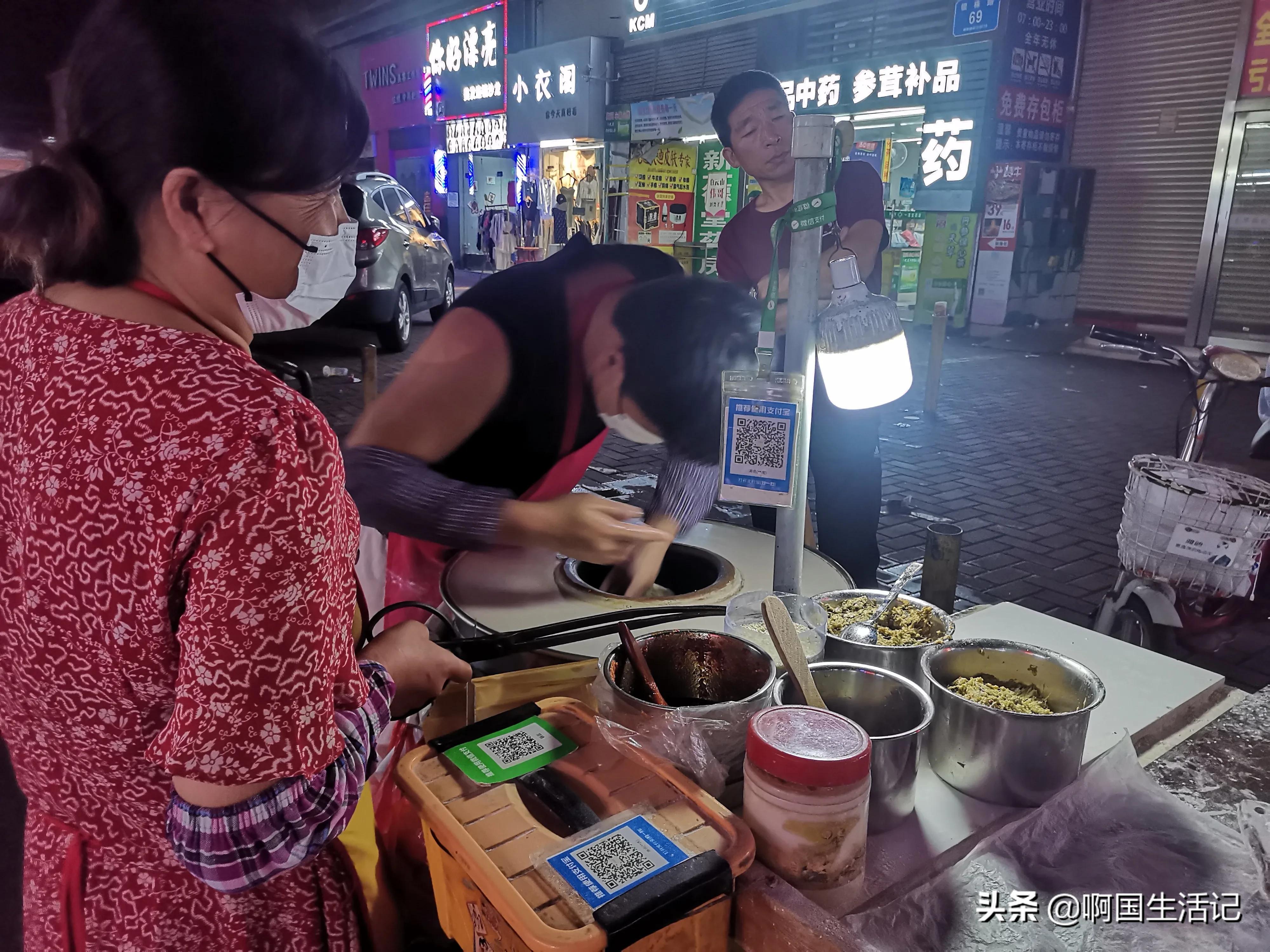 做锅盔生意还可搭什么卖（摆摊卖锅盔月入几万可能吗） 第1张