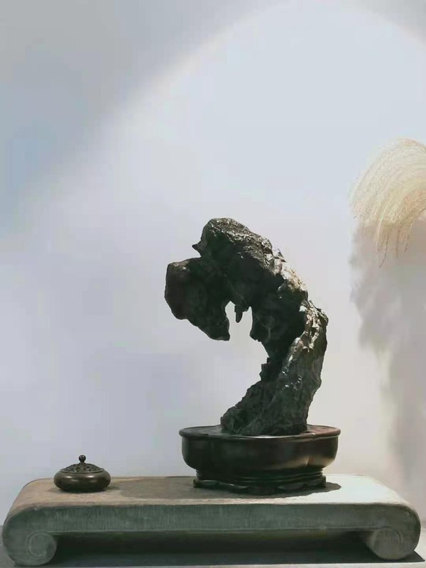 形容石头的词语有哪些（赞美石头的美文美句） 第5张