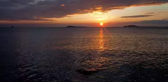 描写夕阳晚霞诗句（夕阳余晖的唯美诗句） 第5张