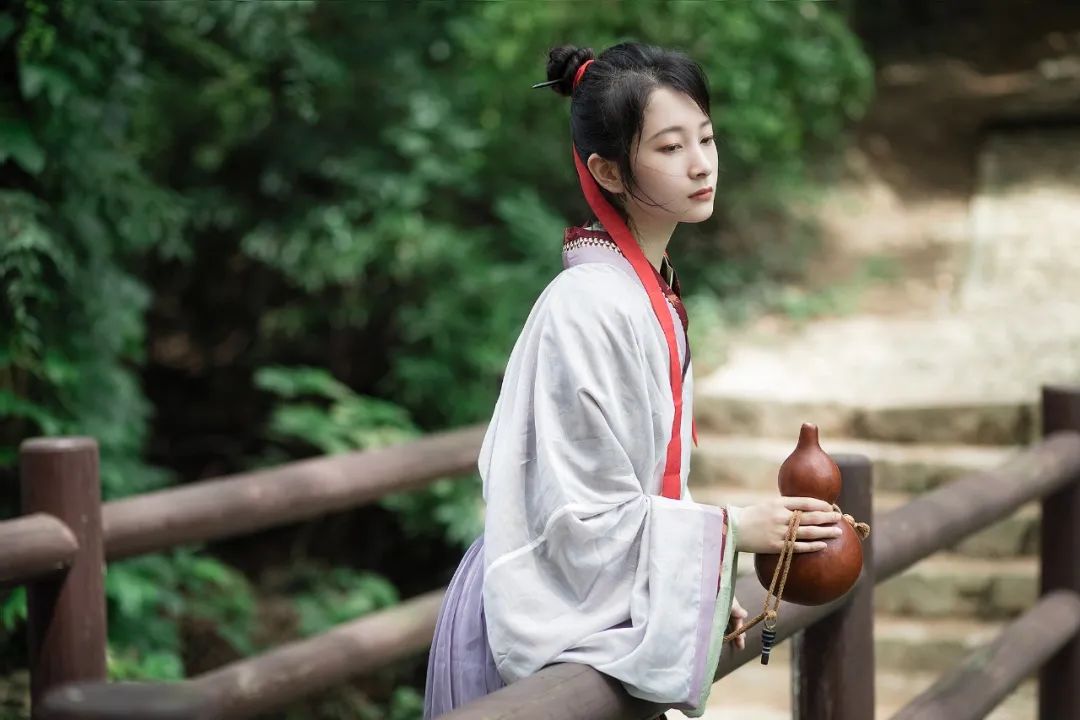 赞美爱情的诗句唯美（关于爱情的诗句唯美） 第15张