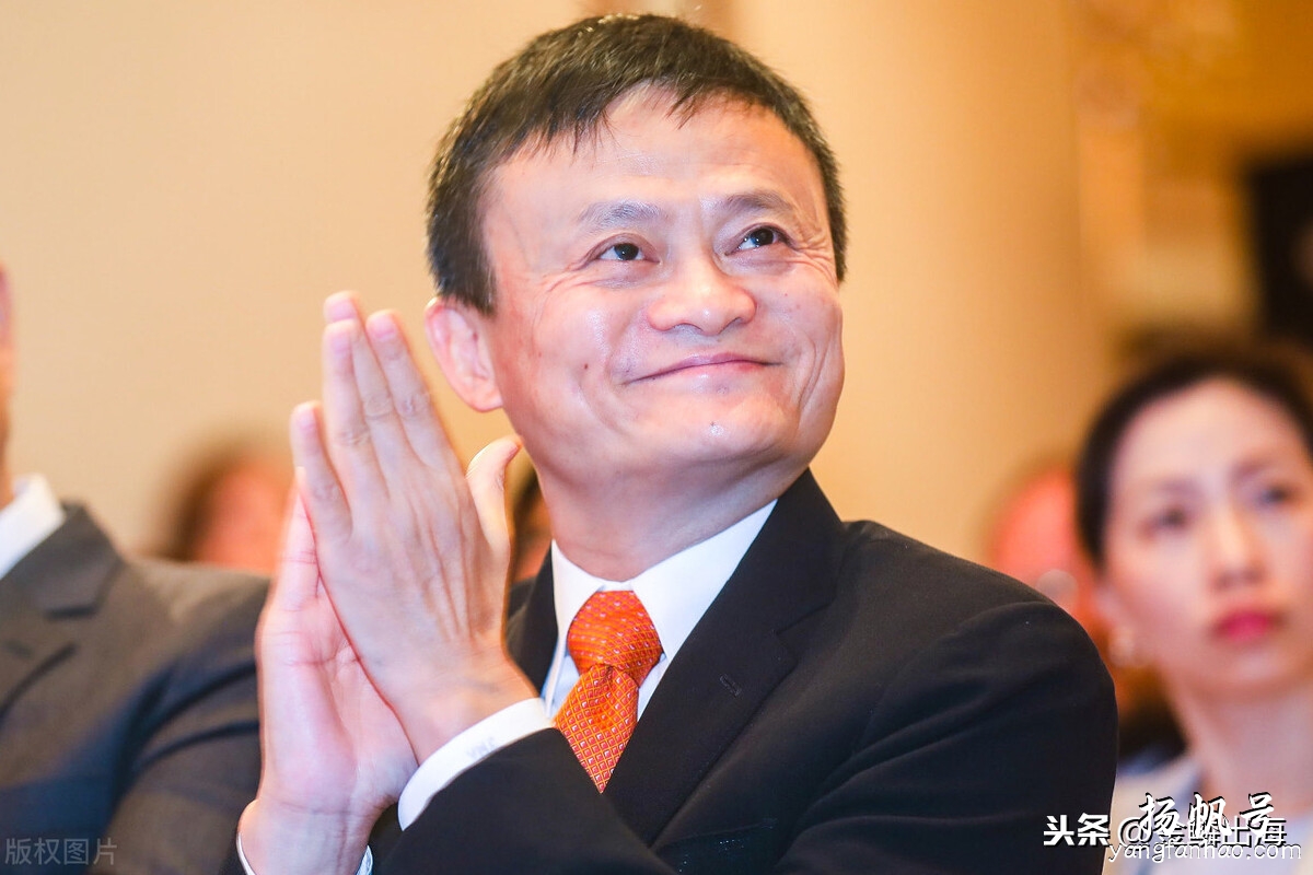 把100万存入余额宝，每天什么都不做，利息够维持家庭开支吗？ 第1张