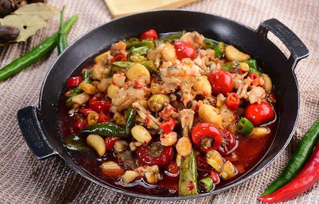 都是做餐饮的，为什么你只能收个一两万，而别家却月入40万？ 第1张
