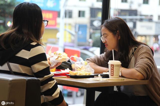 餐饮店的朋友圈就是“线上门脸”，这样发圈，才会生意火爆 第3张