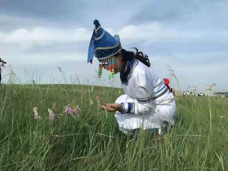 金秋十月的优美诗句（赞美金秋十月的诗句） 第3张