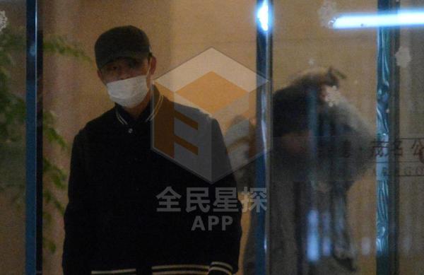陈张出轨门:陈赫承认离婚亿人唾骂 陈赫张子萱拥吻激情四射 第35张