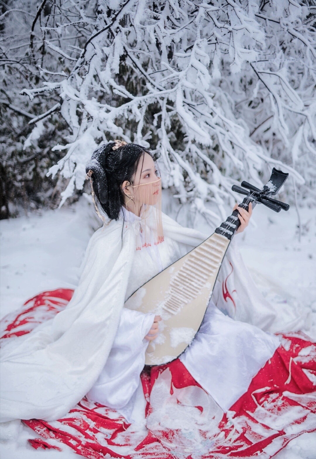 描写雪景的唯美句子（借雪景抒情的爱情唯美短句） 第11张