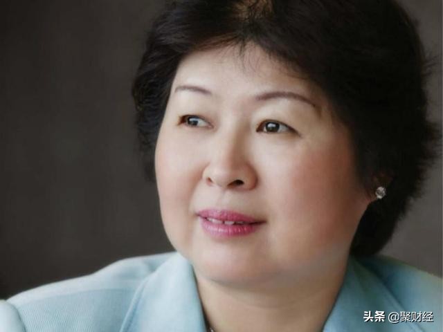 中国第一位女性首富，靠着白手起家，如今坐拥440亿身家 第1张