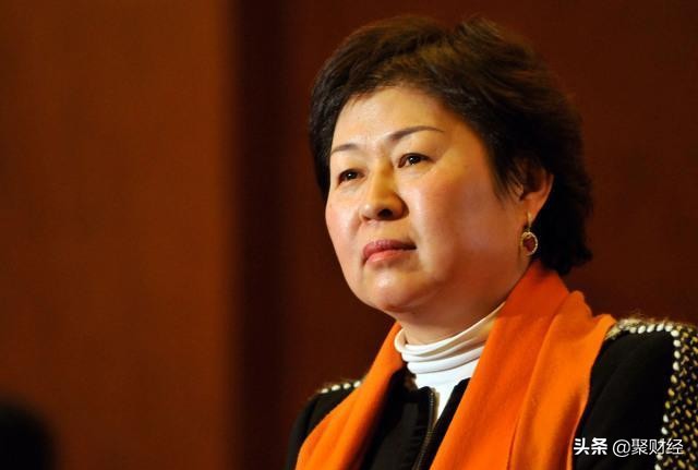 中国第一位女性首富，靠着白手起家，如今坐拥440亿身家 第3张