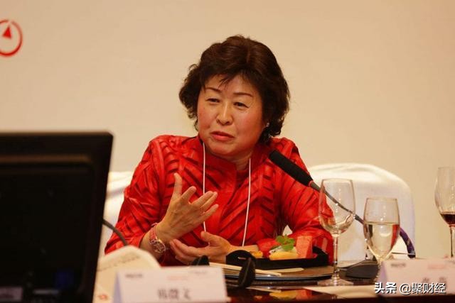 中国第一位女性首富，靠着白手起家，如今坐拥440亿身家 第5张