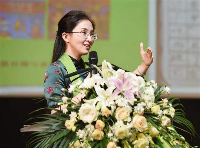胡红梅的“堕落史”：从最美校长到“无耻小偷”，她经历了什么？ 第1张