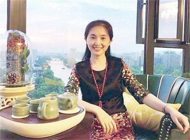 胡红梅的“堕落史”：从最美校长到“无耻小偷”，她经历了什么？ 第21张