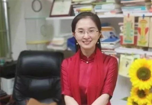 胡红梅的“堕落史”：从最美校长到“无耻小偷”，她经历了什么？ 第29张