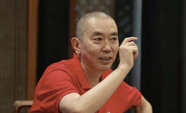 和公园大爷一句闲聊，让他暴赚数十亿，从破产的中国首富重变富豪 第1张