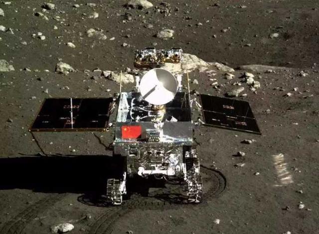 继发现外星物质后，玉兔二号发现透明的月球玻璃球，照片清晰可见 第13张