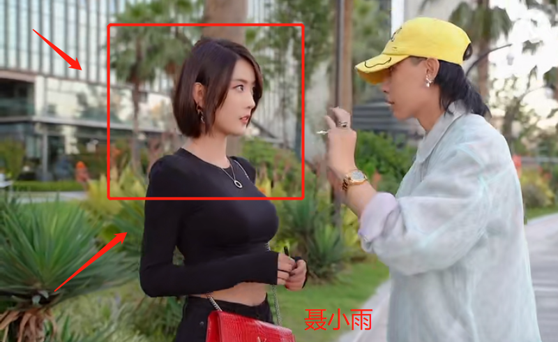 聂小雨“S姿势”钓鱼，邓刚直呼“伤腰”，秀身材？蹭流量？ 第11张