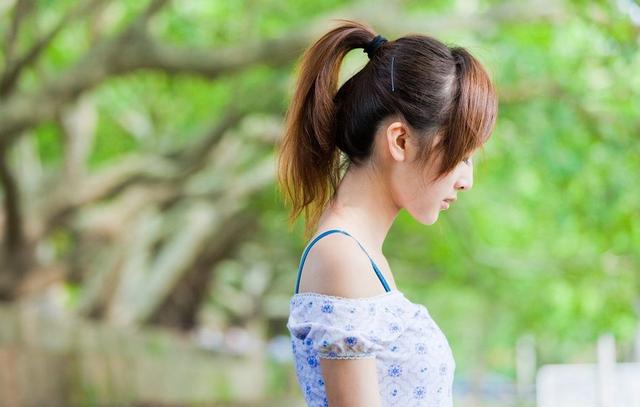 形容一个女人的气质的句子（女人气质脱俗的唯美说说） 第1张
