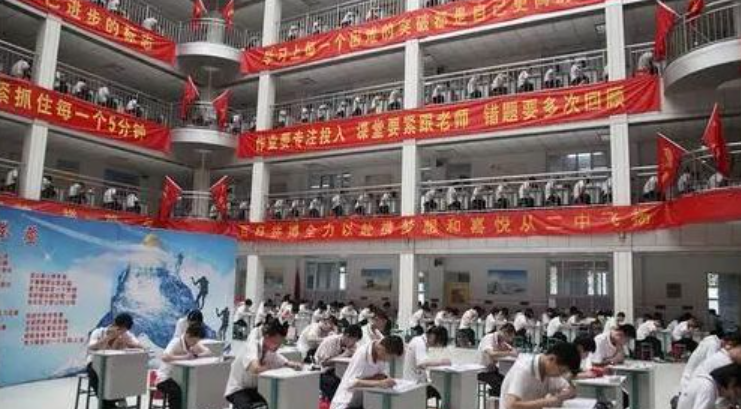 “衡水模式”再遭质疑：改变命运的摇篮，还是摧毁学子的恶魔？ 第9张