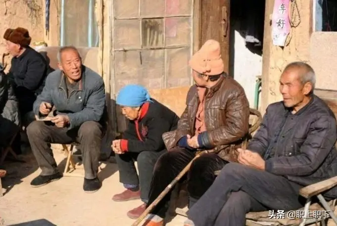 青壮年返乡过年成为隆重的仪式，但改变不了农村老人惨淡的晚景 第7张
