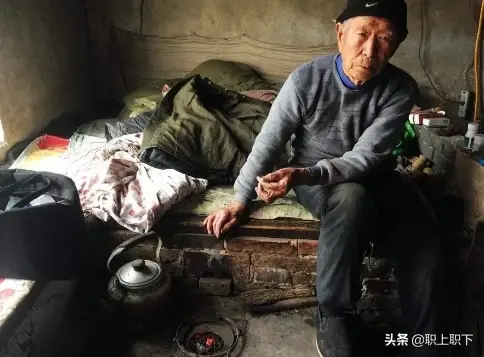 青壮年返乡过年成为隆重的仪式，但改变不了农村老人惨淡的晚景 第29张