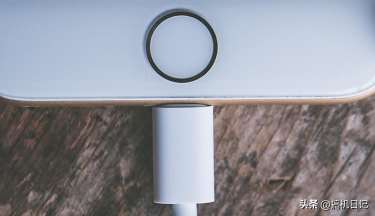 新手机需要用完电再充电吗（新买的手机正确充电的方法） 第7张