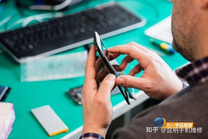 手机进水开不了机怎么办（手机进水正确的处理方法） 第7张