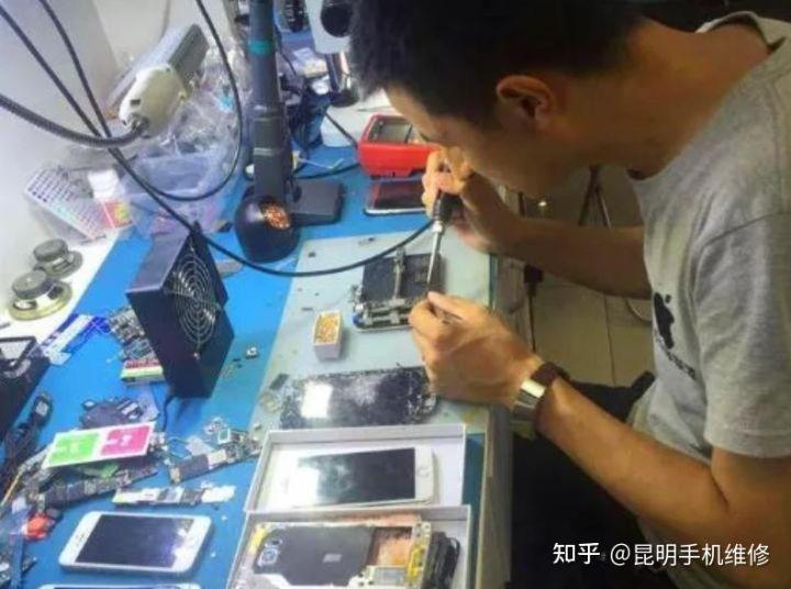 手机进水开不了机怎么办（手机进水正确的处理方法） 第13张