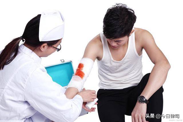 故意伤害致人轻伤怎么判（殴打他人轻伤的处罚标准） 第3张