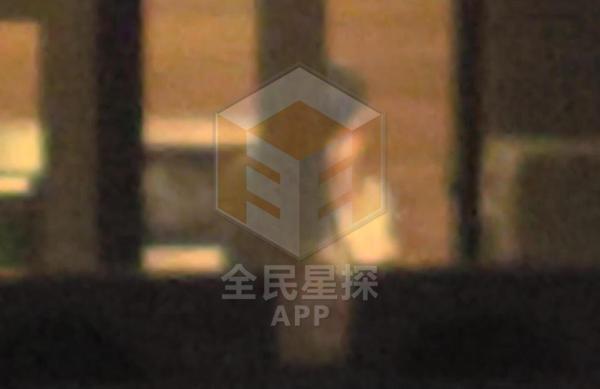 陈张出轨门:陈赫承认离婚亿人唾骂 陈赫张子萱拥吻激情四射 第13张