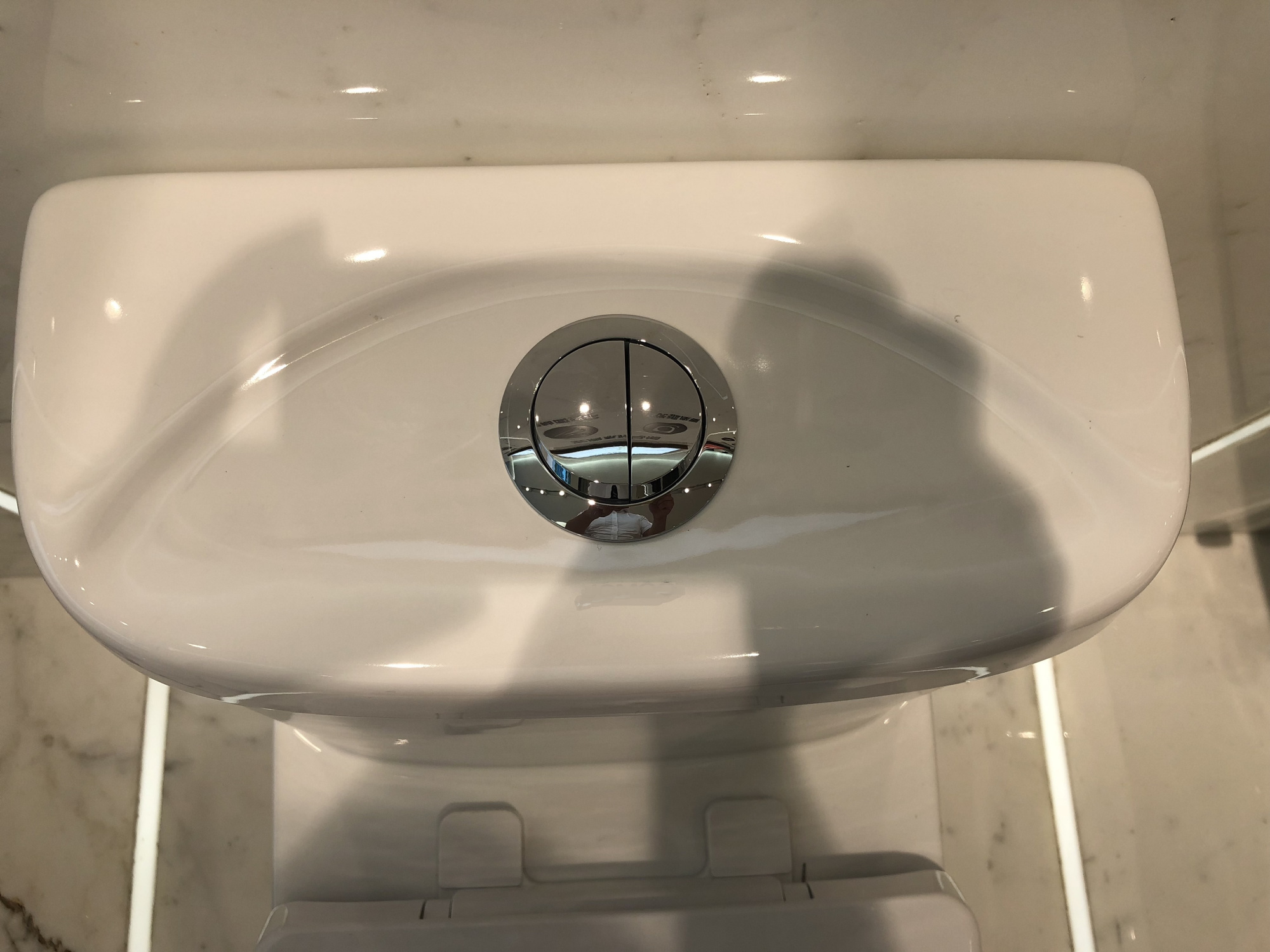 马桶水箱不存水一直流水？有这3个原因，自己动手就可以解决 第3张