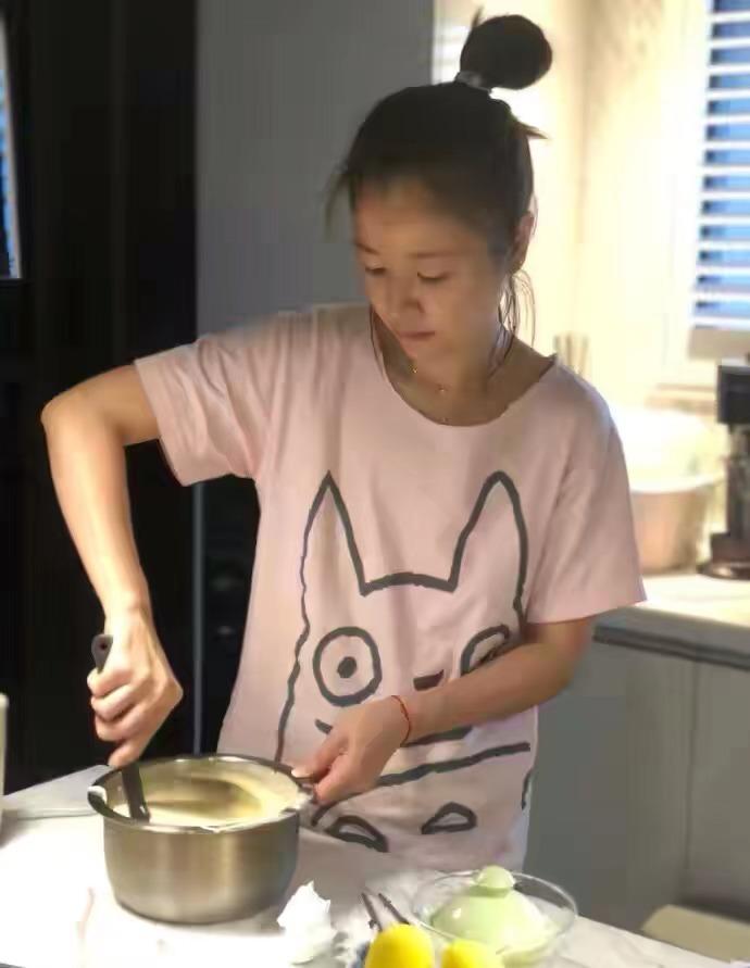 47岁苏有朋被曝密婚十年，女方是白富美经纪人，工作室辟谣：假的 第25张