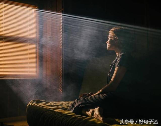 对生活心情低落无奈句子（表达无奈委屈心情短语） 第3张
