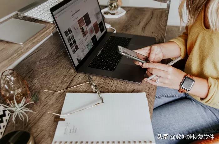 电脑图标大小怎么调整具体操作（把桌面图标变小或者变大方法） 第1张