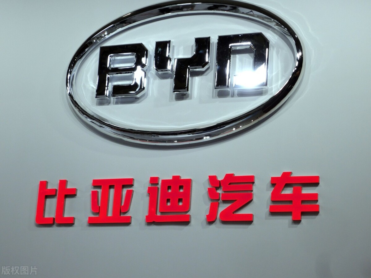 从小失去双亲，成功逆袭为汽车首富，如今坐拥3000亿商业帝国 第1张