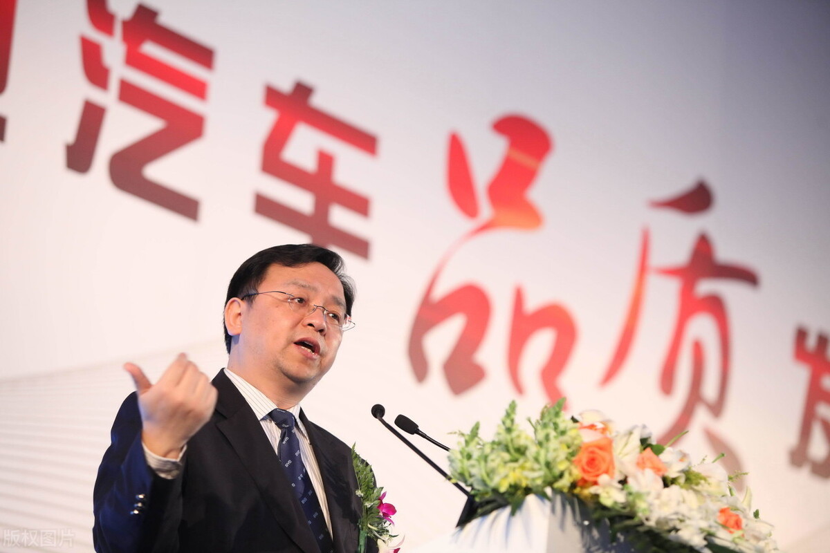 从小失去双亲，成功逆袭为汽车首富，如今坐拥3000亿商业帝国 第5张