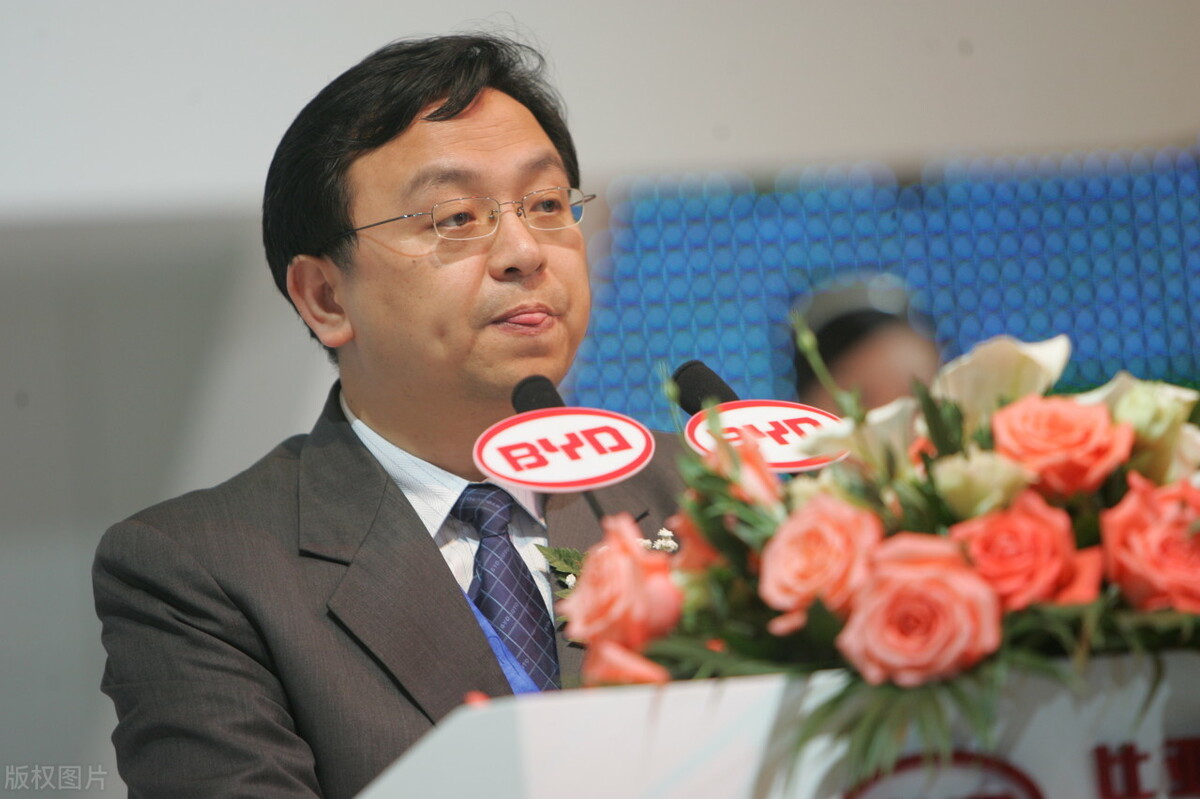 从小失去双亲，成功逆袭为汽车首富，如今坐拥3000亿商业帝国 第7张