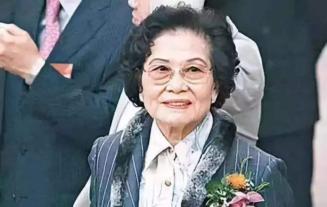 香港最有威望的包租婆：今年已92岁，一年靠收租就能赚200亿 第5张